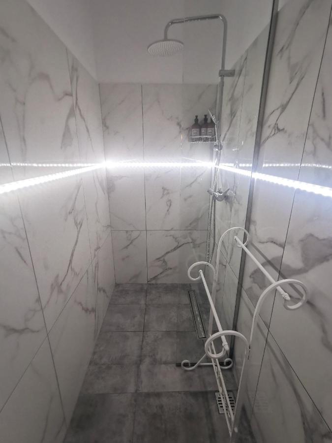 Lindy V Apartment Athens Ngoại thất bức ảnh